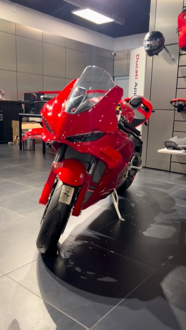 Post 2 by DUCATI MADRID ® on Instagram (video)