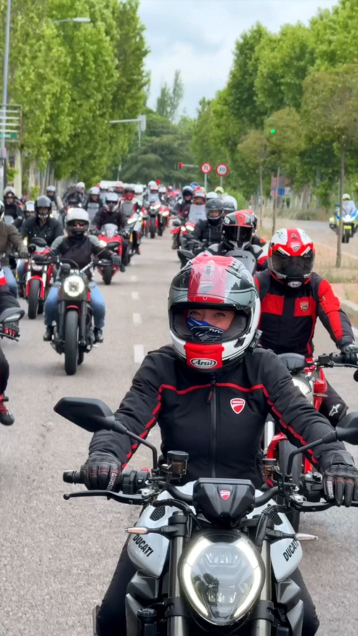 Post 9 by DUCATI MADRID ® on Instagram (video)
