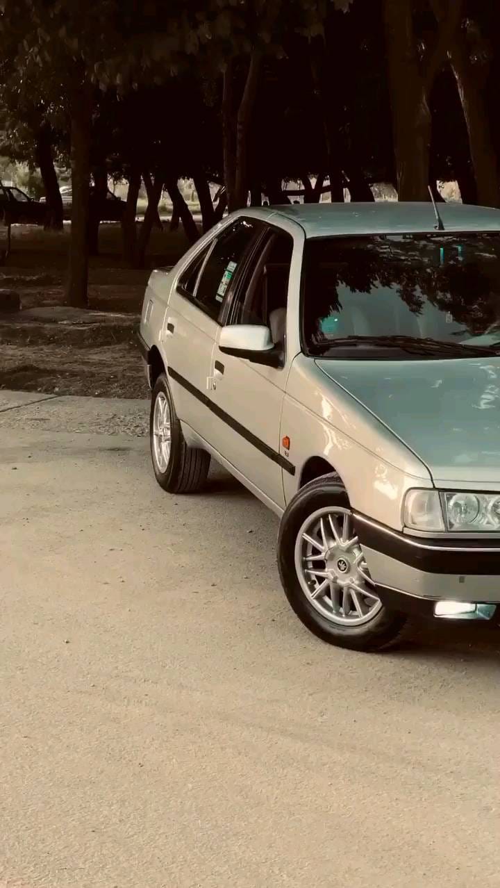 Post 6 by elx_luxcar on Instagram (video)