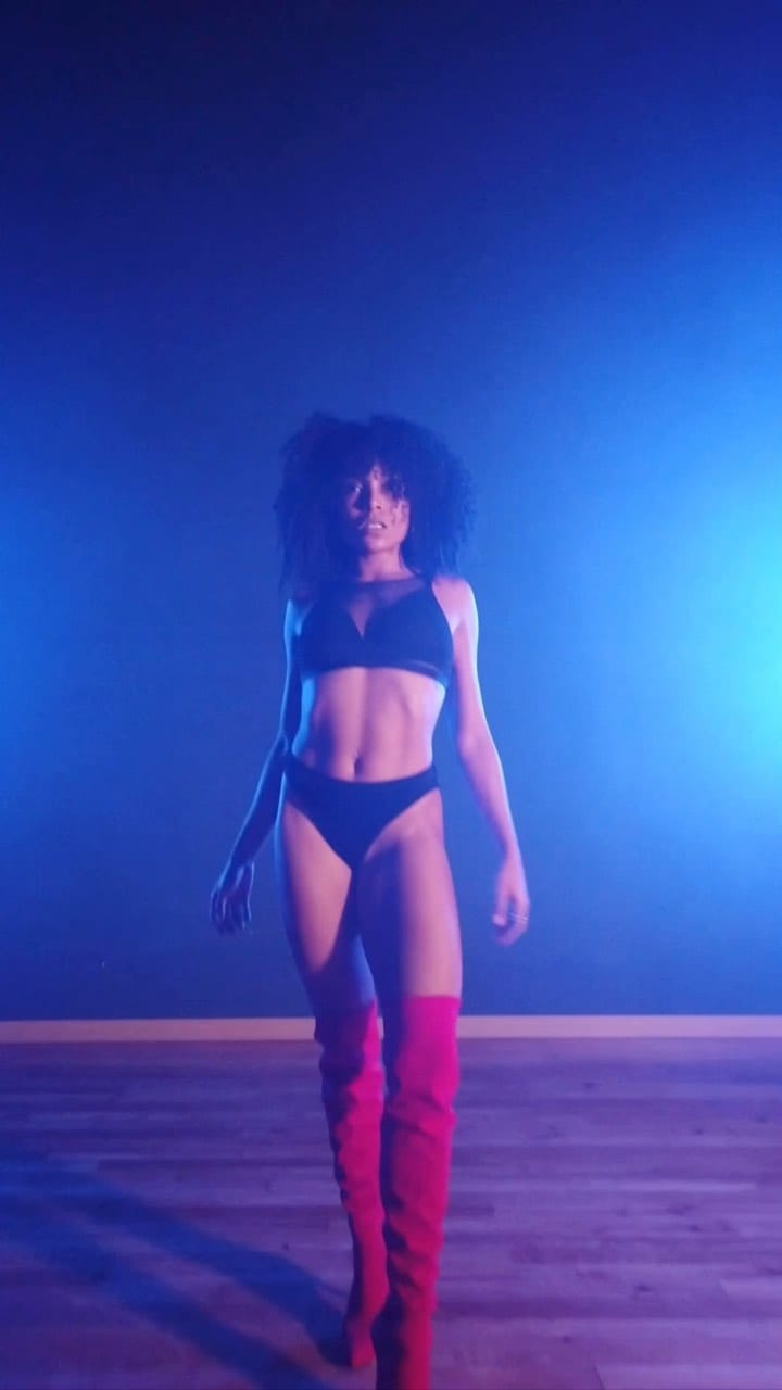 Post 10 by Nanteneé Naima on Instagram (video)