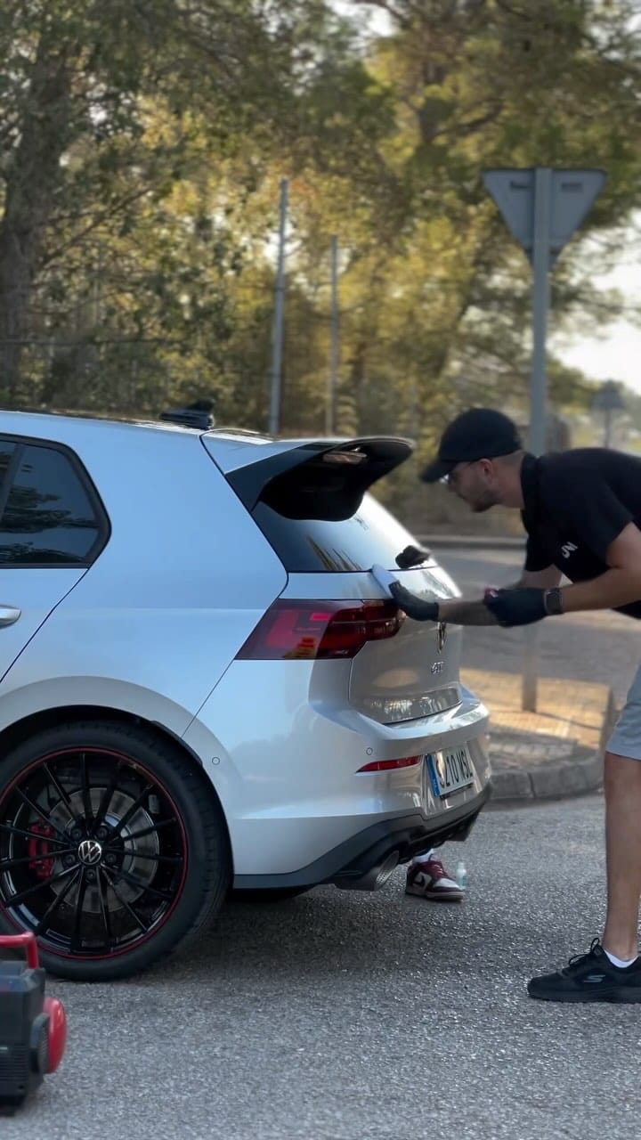 Post 10 by JM Detail | Premium Detailing on Instagram (video)