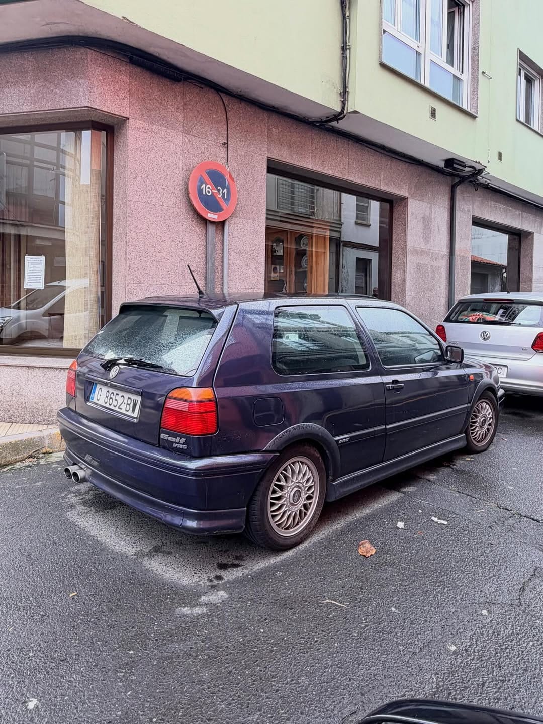 Post 9 by Clásicos&Más® | CarSpotting on Instagram (carousel)