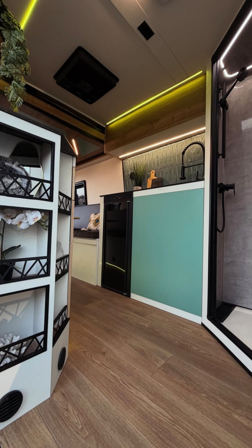 Post 1 by Rolling House North | Furgonetas Camper | Van life España on Instagram (video)
