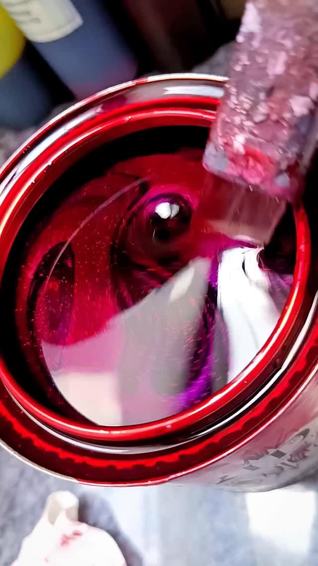 Post 9 by PINTURAS IRIDIS on Instagram (video)