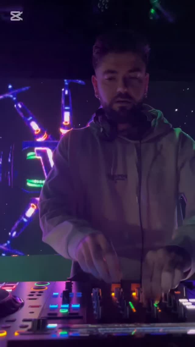 Post 8 by Cal·lo Matthieu on Instagram (video)