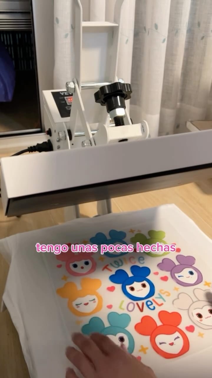 Post 4 by Beth 🐱🎨✨ on Instagram (video)