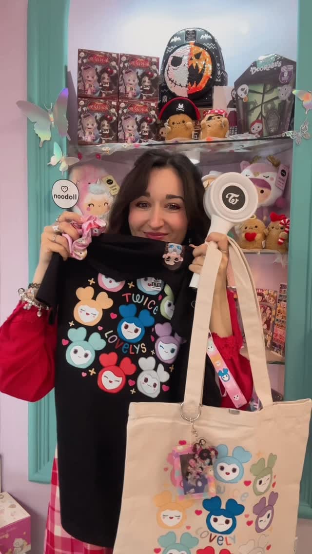 Post 5 by Beth 🐱🎨✨ on Instagram (video)