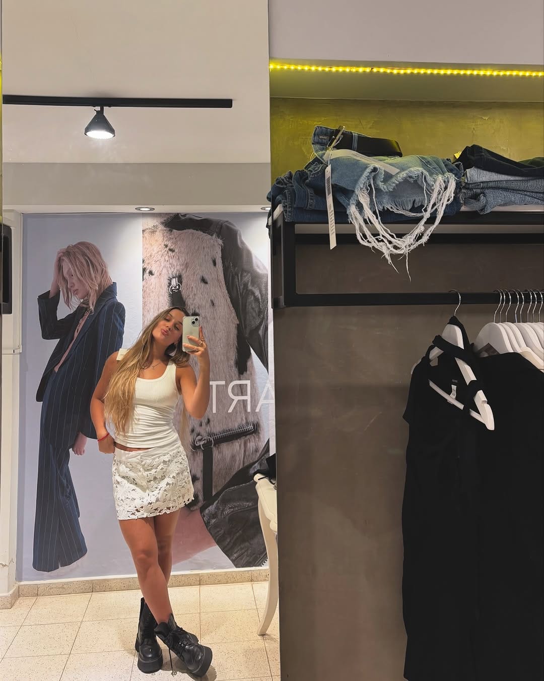 Post 6 by cande🦋 on Instagram (carousel)