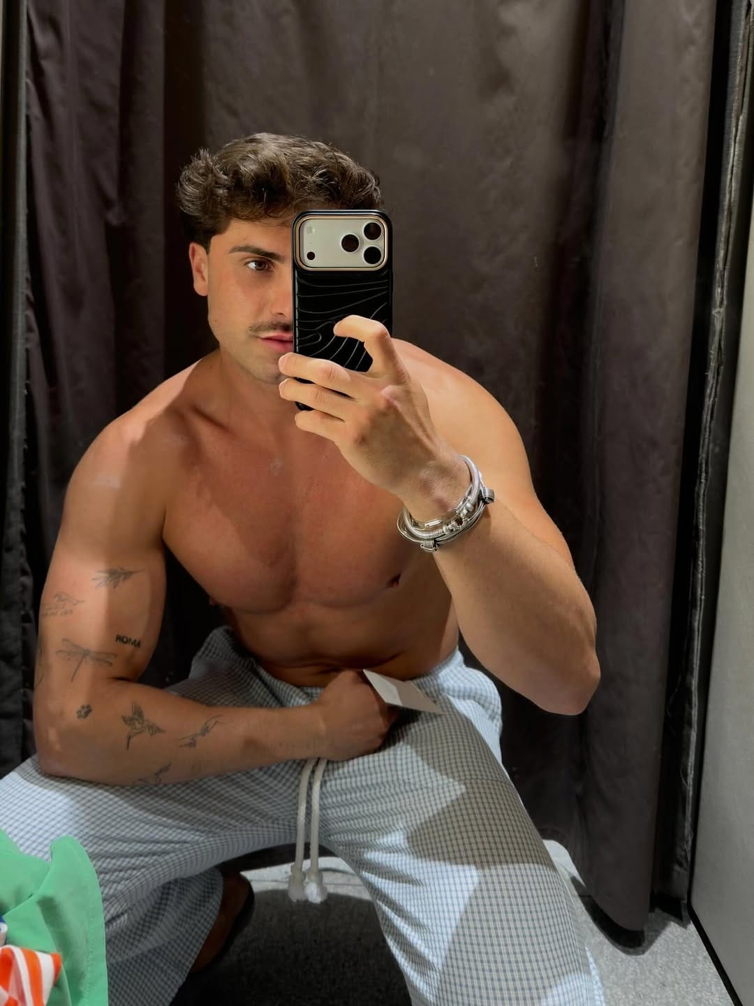 Post 8 by 𝗗 𝗔 𝗡 𝗜 𝗘 𝗟   𝗕 𝗥 𝗔 𝗭 𝗔 on Instagram (carousel)
