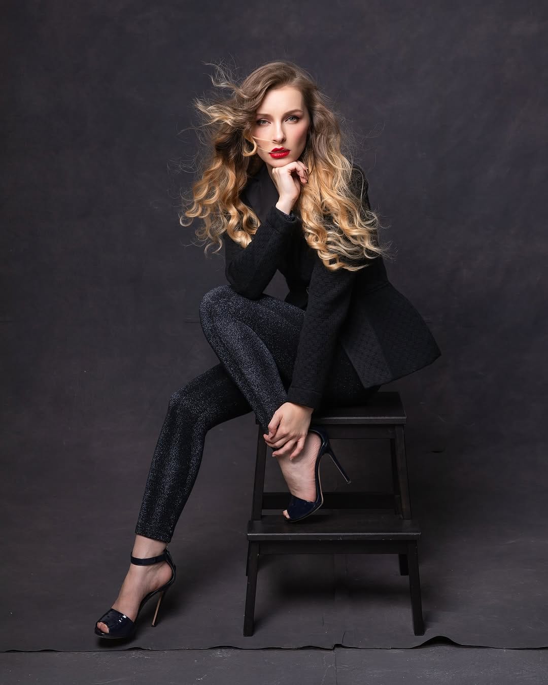 Post 8 by Kristina Reche | Portrait & Maternity Photographer • Barcelona on Instagram (carousel)