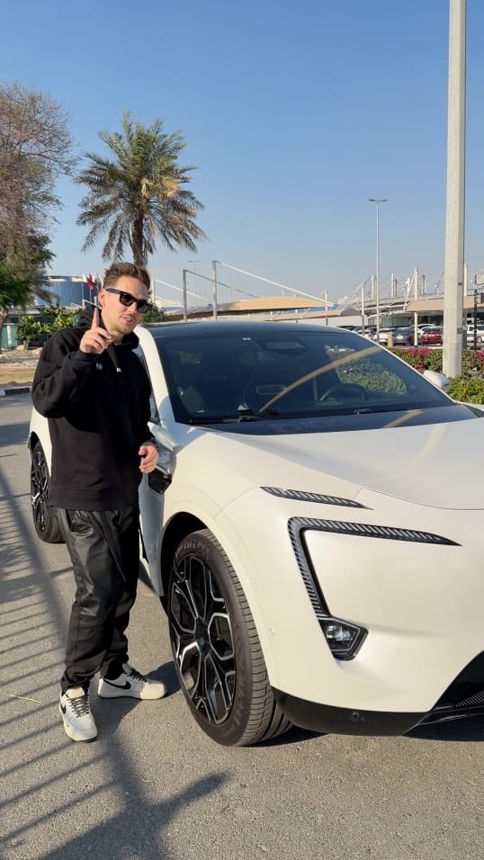 Post 6 by Sergi on Instagram (video)