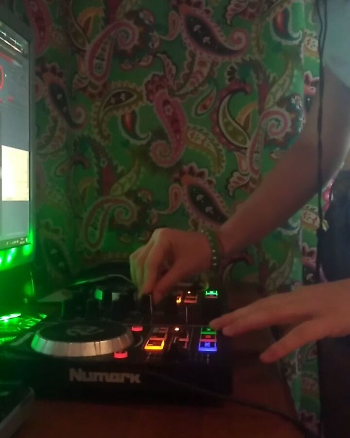 Post 2 by Sara on Instagram (video)