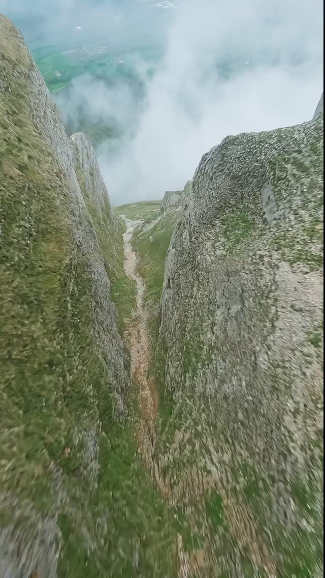 Post 7 by Air Shootings on Instagram (video)