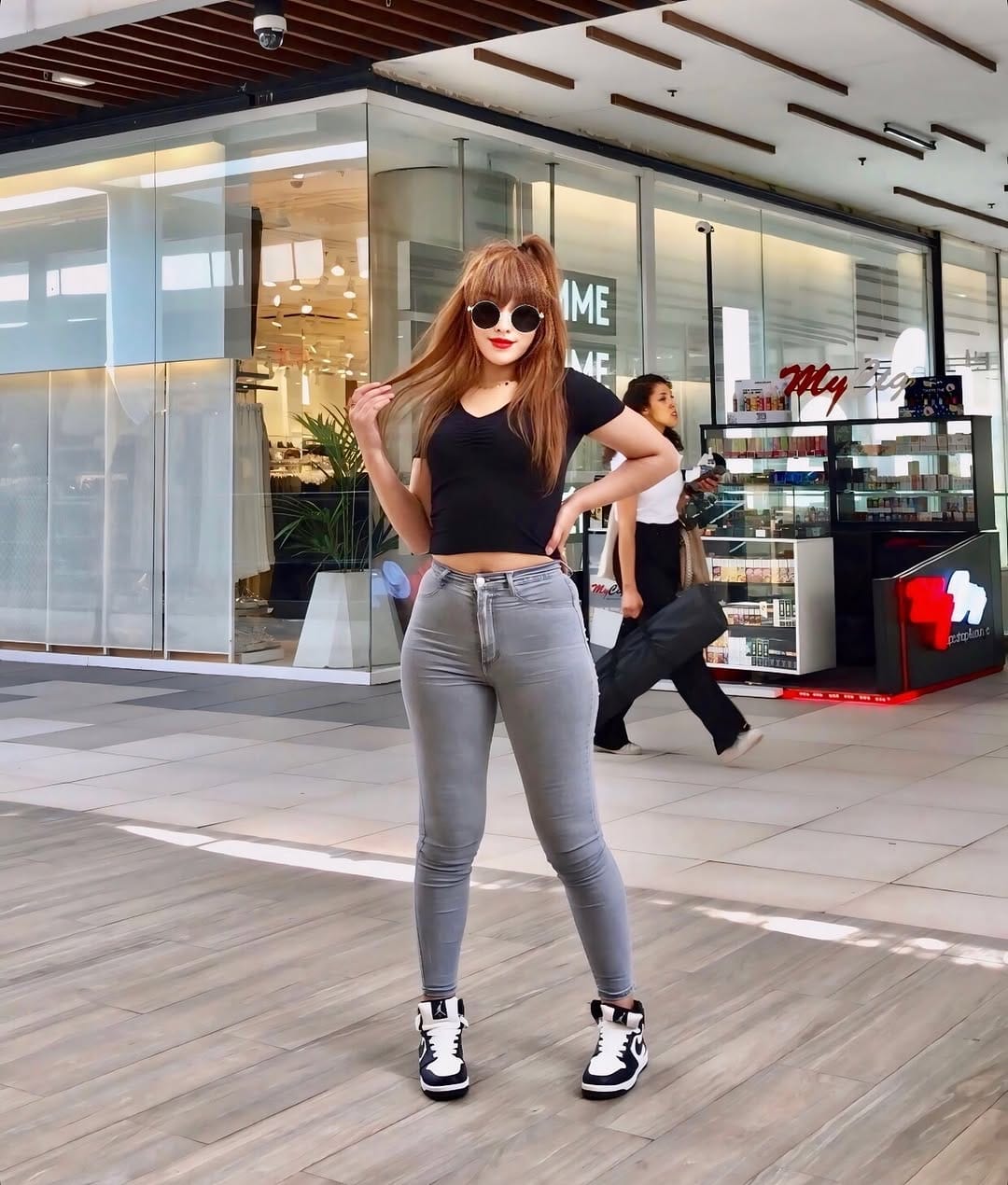 Post 5 by 𝐅𝐀𝐈𝐙𝐀 on Instagram (carousel)