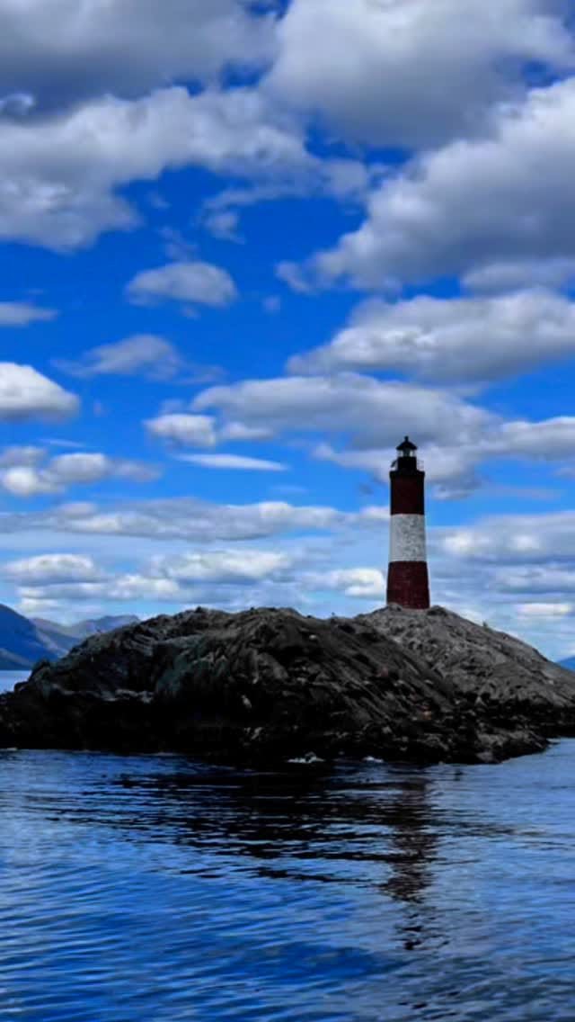 Post 8 by Victor Bejarano on Instagram (video)
