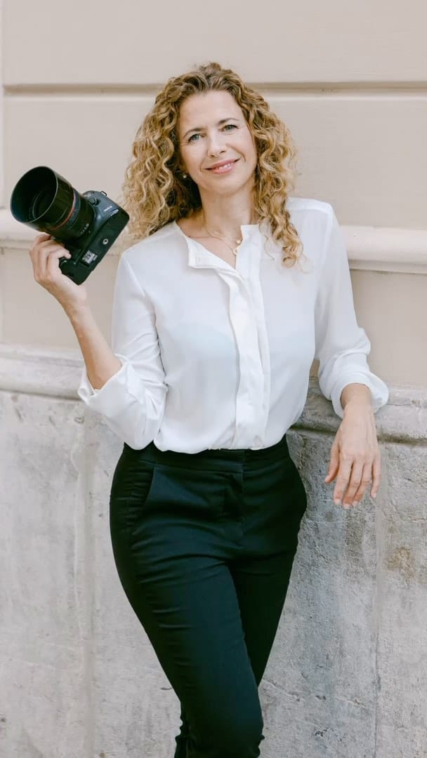 Post 10 by Sandra Mañas | Mallorca Wedding Photographer on Instagram (video)
