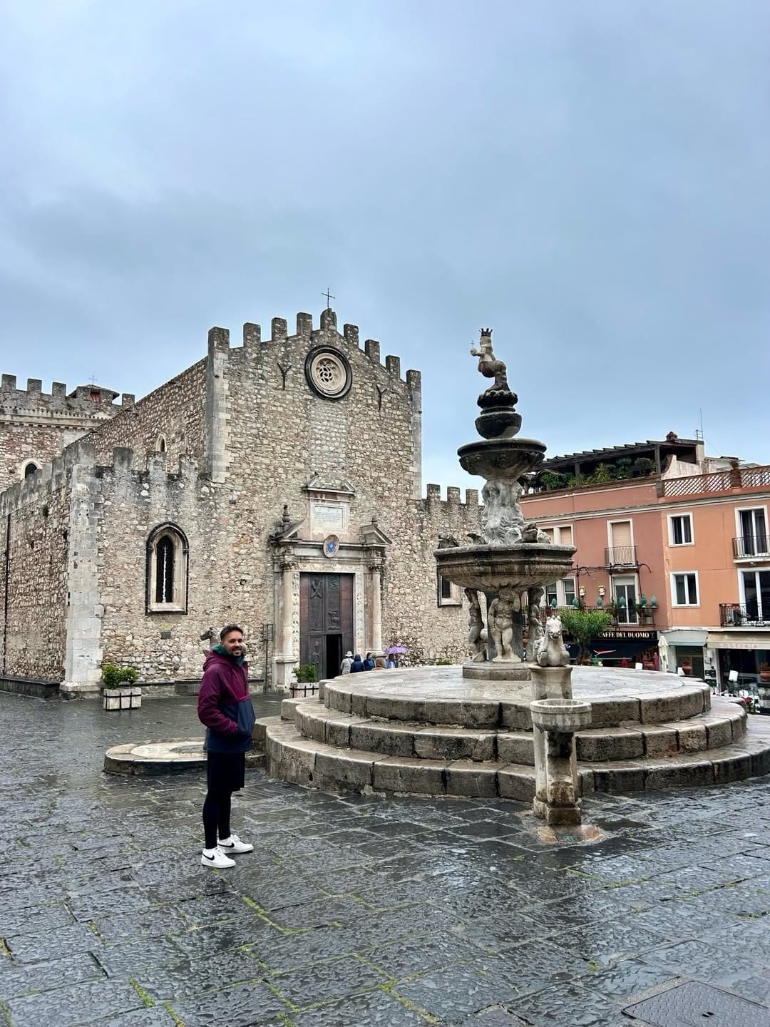 Post 4 by Viajes - Travel Content Creator on Instagram (carousel)