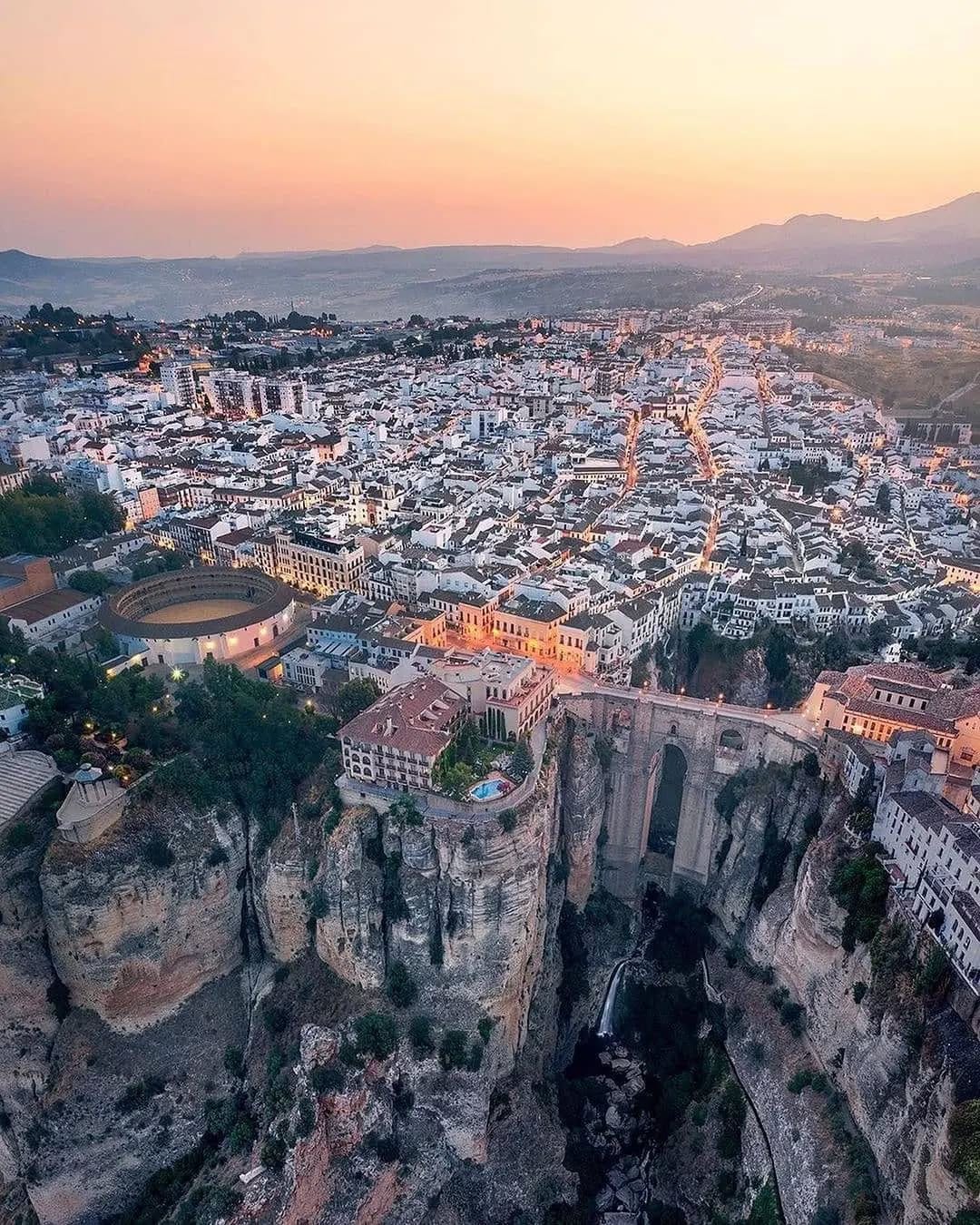 Post 6 by BEAUTIFUL PLACES SPAIN on Instagram (image)