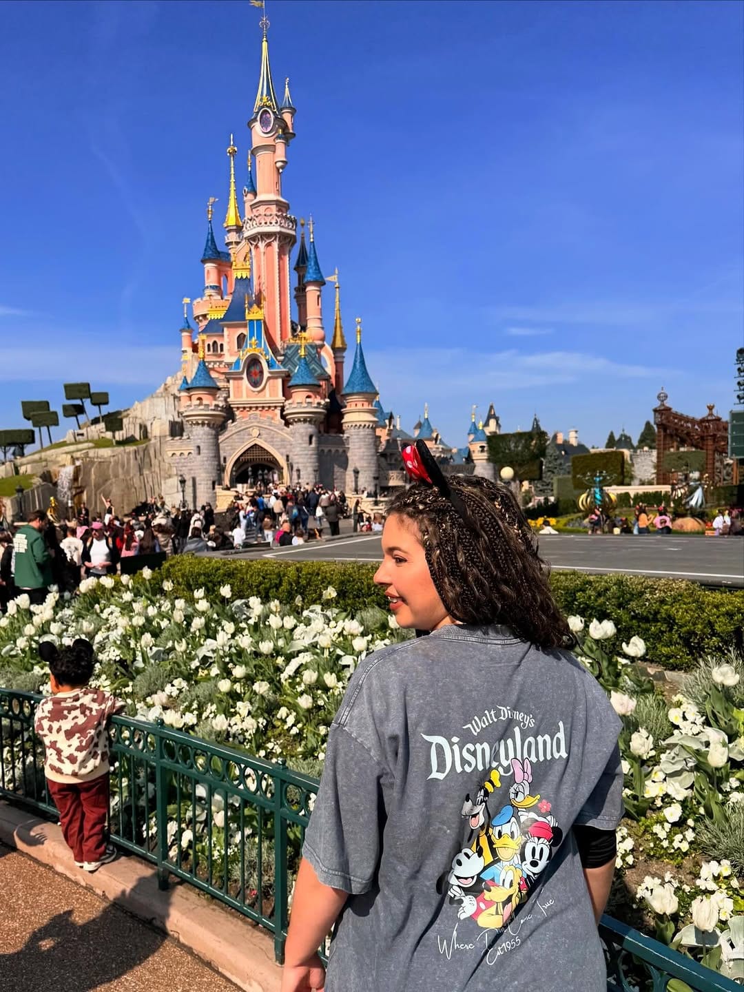 Post 2 by L I D I A  N A V A R R O .🥀 on Instagram (carousel)