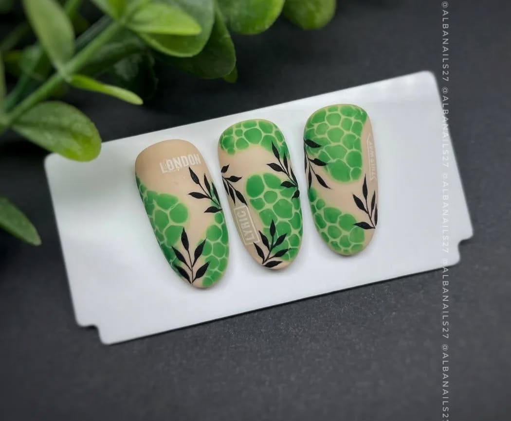 Post 5 by FORMACIONES ONLINE | NAIL ART 🇪🇦 on Instagram (carousel)