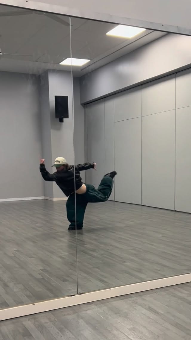 Post 5 by Azul Rico on Instagram (video)