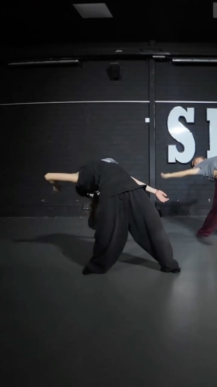 Post 10 by Azul Rico on Instagram (video)