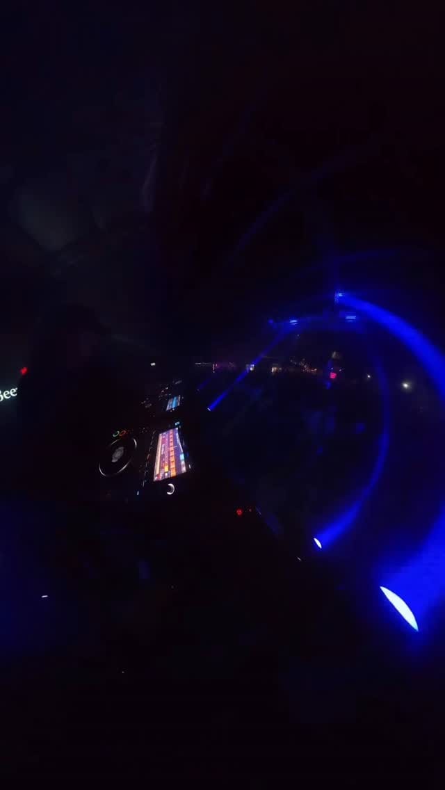 Post 4 by Tom Budin on Instagram (video)