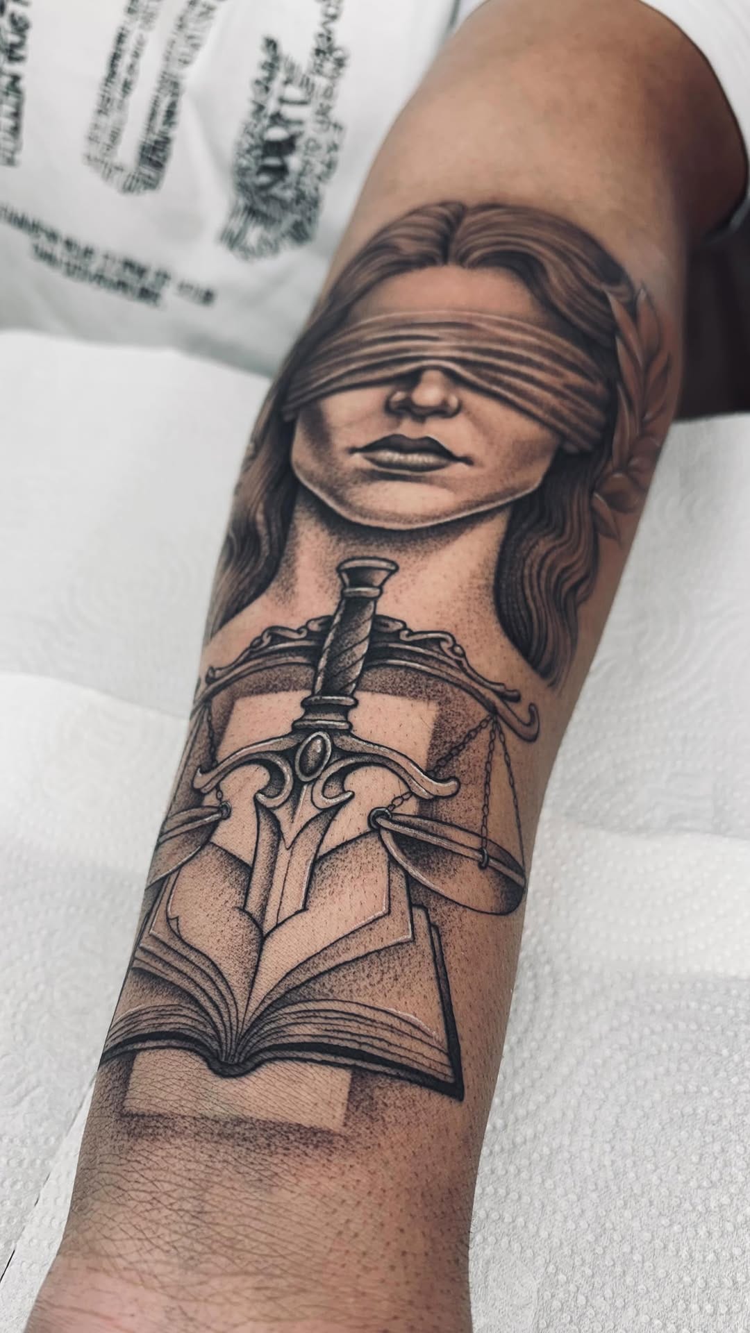 Post 6 by Everton Freitas | TATUADOR on Instagram (video)