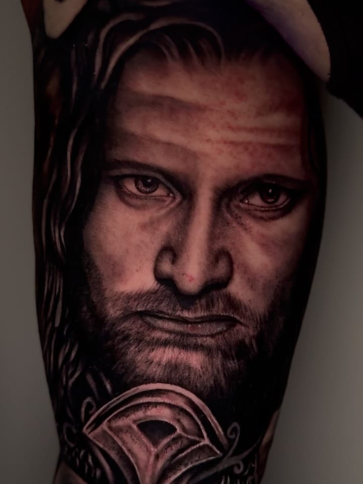 Post 8 by ALFREDOTATTO on Instagram (carousel)