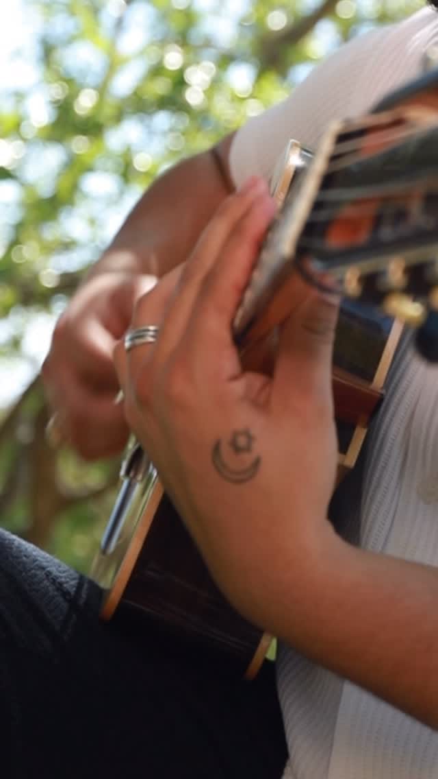 Post 5 by Andres Alejandro on Instagram (video)