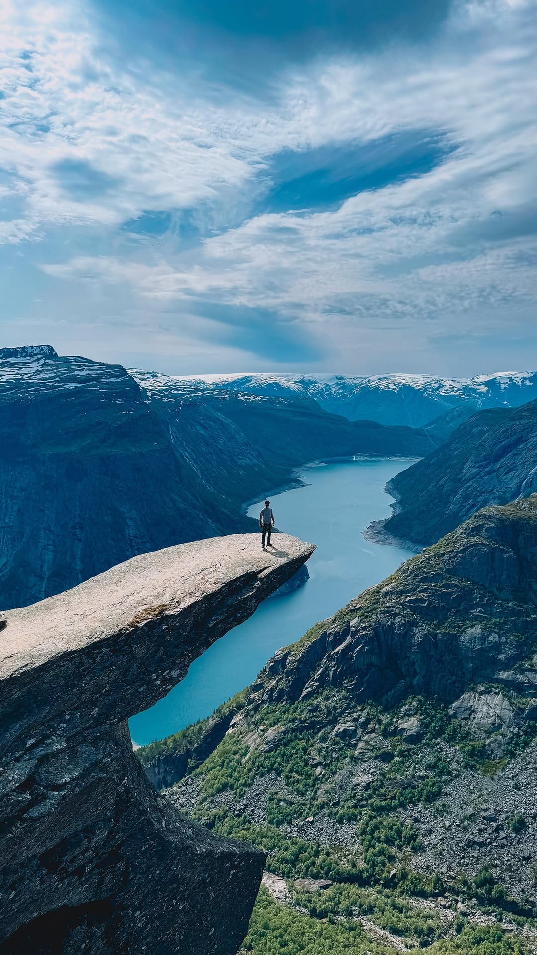 Post 6 by Alessandro Guiotto on Instagram (video)