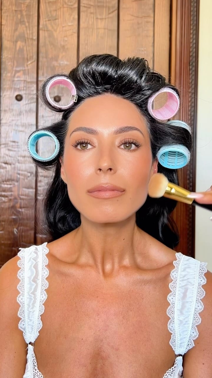 Post 3 by Éva Gabriella - Marbella Makeup Artist on Instagram (video)