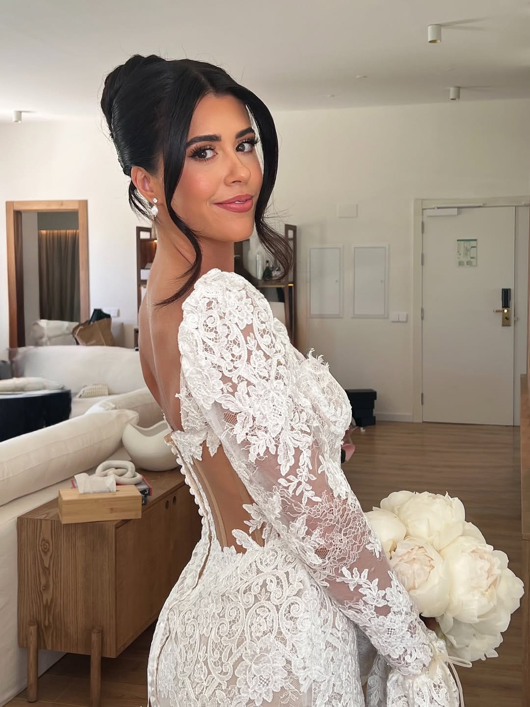 Post 5 by Éva Gabriella - Marbella Makeup Artist on Instagram (carousel)