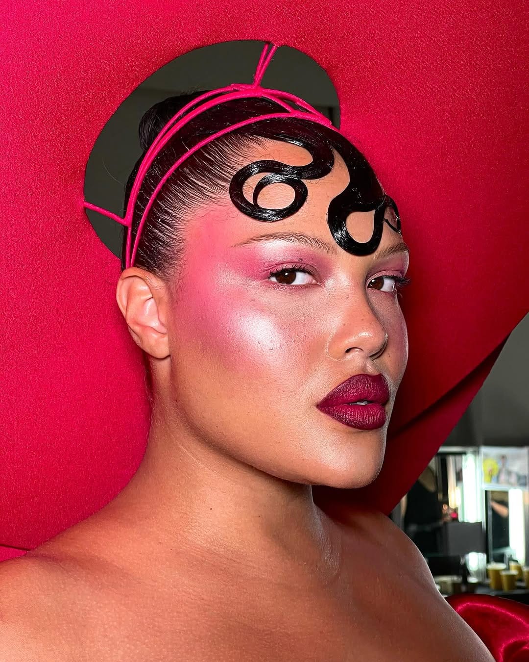 Post 4 by Makeup Artist Sofia Schwarzkopf-Tilbury ❤️ on Instagram (carousel)