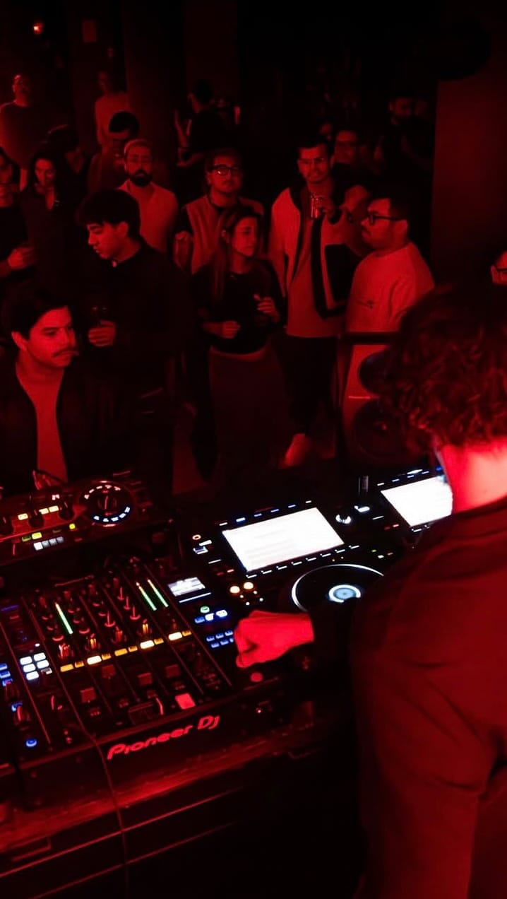 Post 1 by Carlos Salazar on Instagram (video)