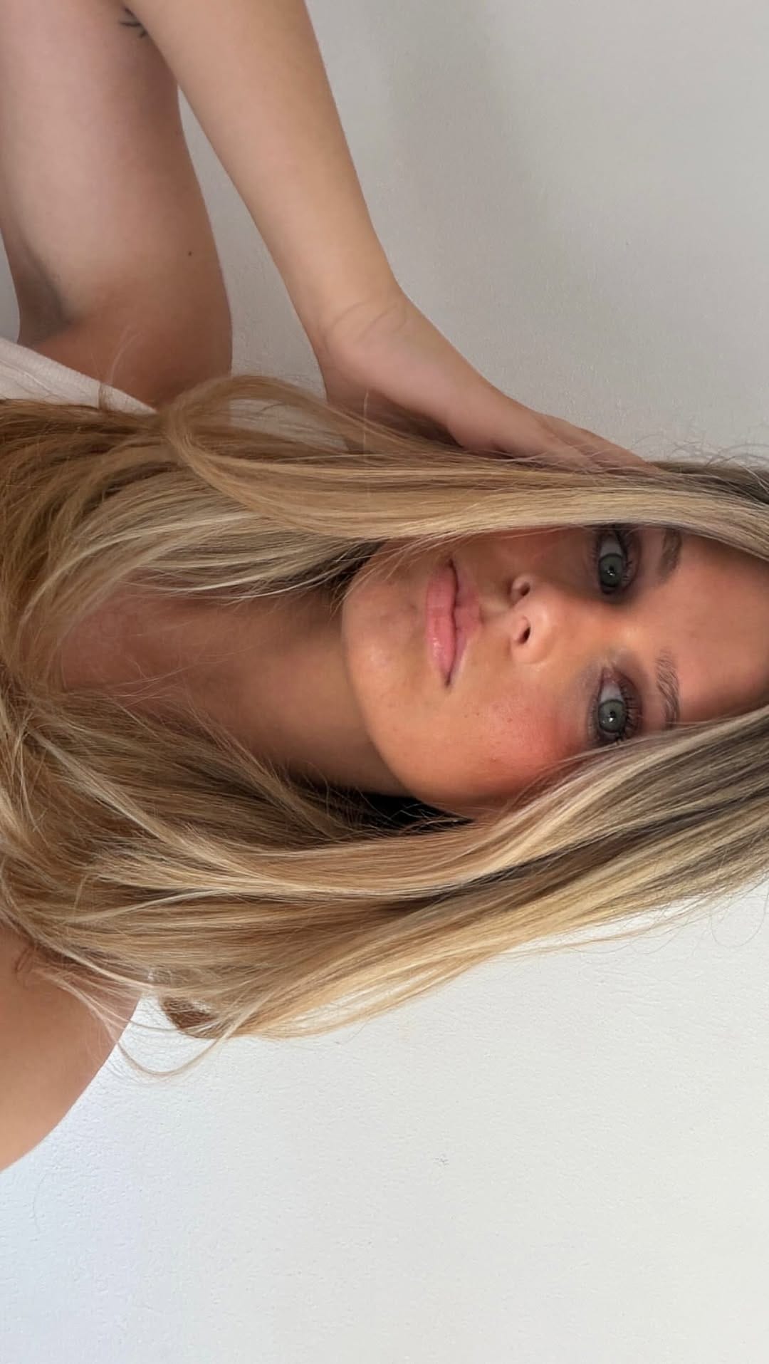 Post 3 by 𝐅𝐈𝐍𝐀 𝐆𝐔𝐈𝐒𝐄𝐑𝐈𝐒 𝐒𝐀𝐋𝐎𝐍 𝐄𝐌𝐎𝐓𝐈𝐎𝐍 on Instagram (video)