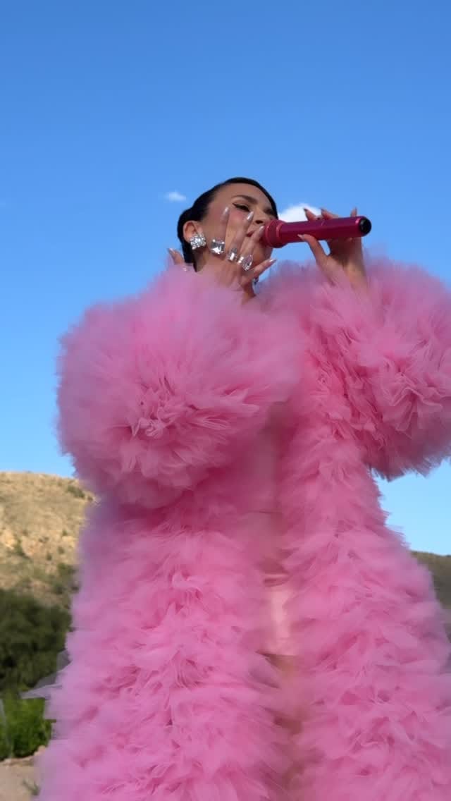 Post 3 by VANESSA SOUL on Instagram (video)