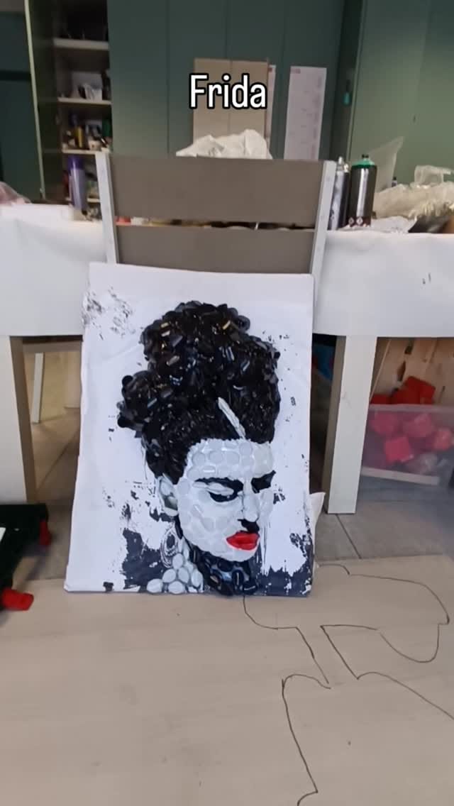 Post 7 by Helena Ceva Art on Instagram (video)