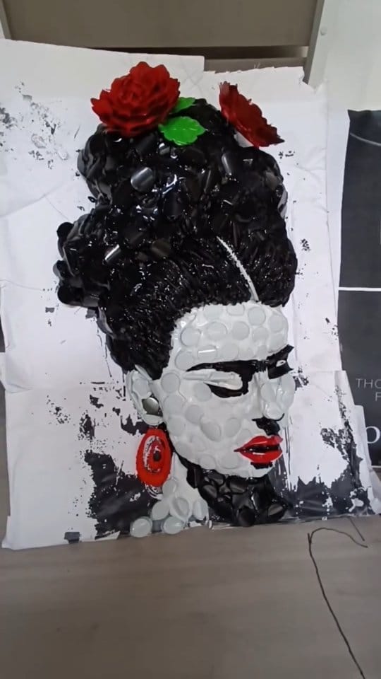 Post 3 by Helena Ceva Art on Instagram (video)