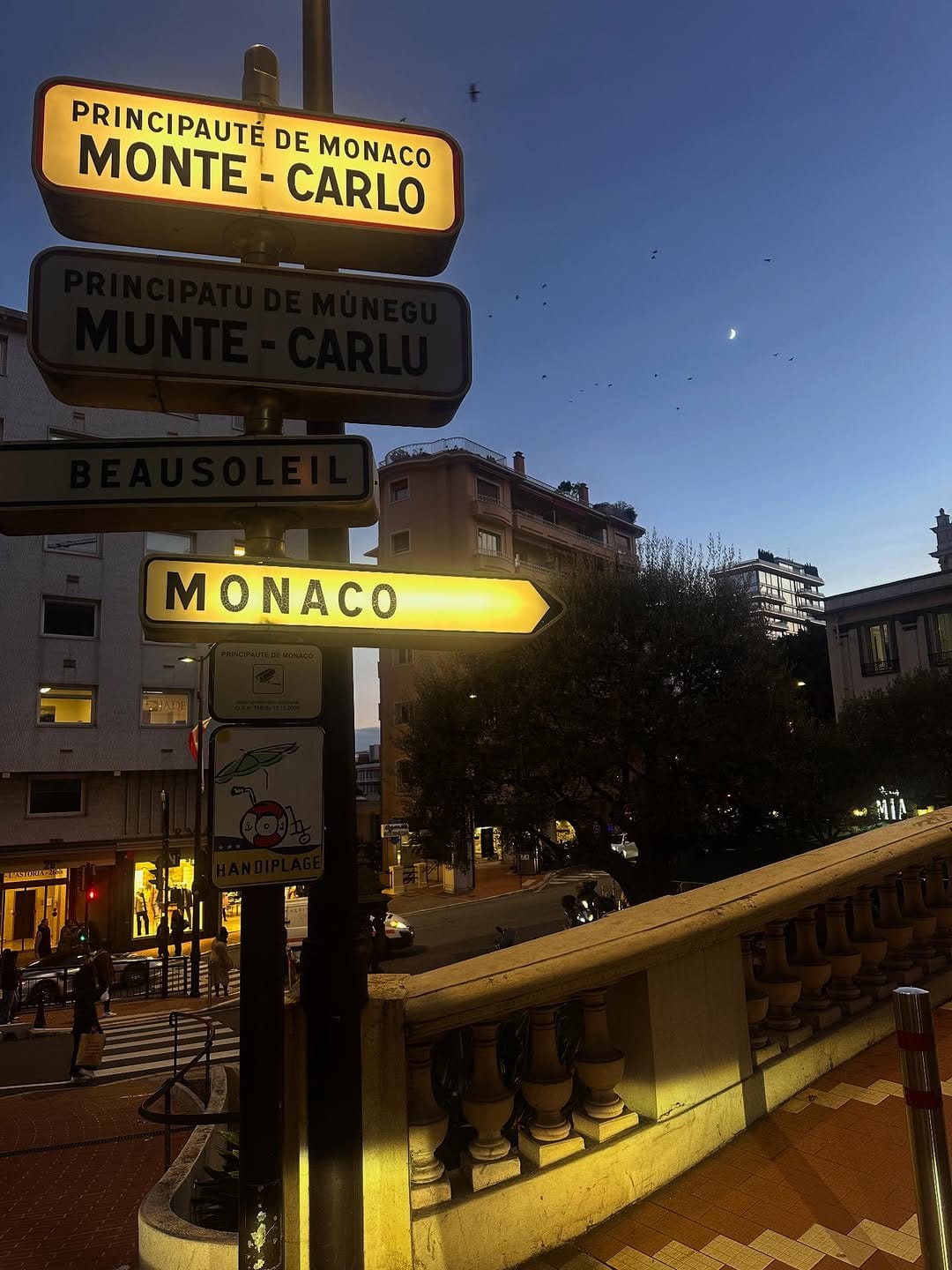 Post 6 by 𝗜𝗺𝗺𝗮 𝗗𝗲 𝗦𝗮𝗻𝘁𝗶𝘀✨ on Instagram (carousel)