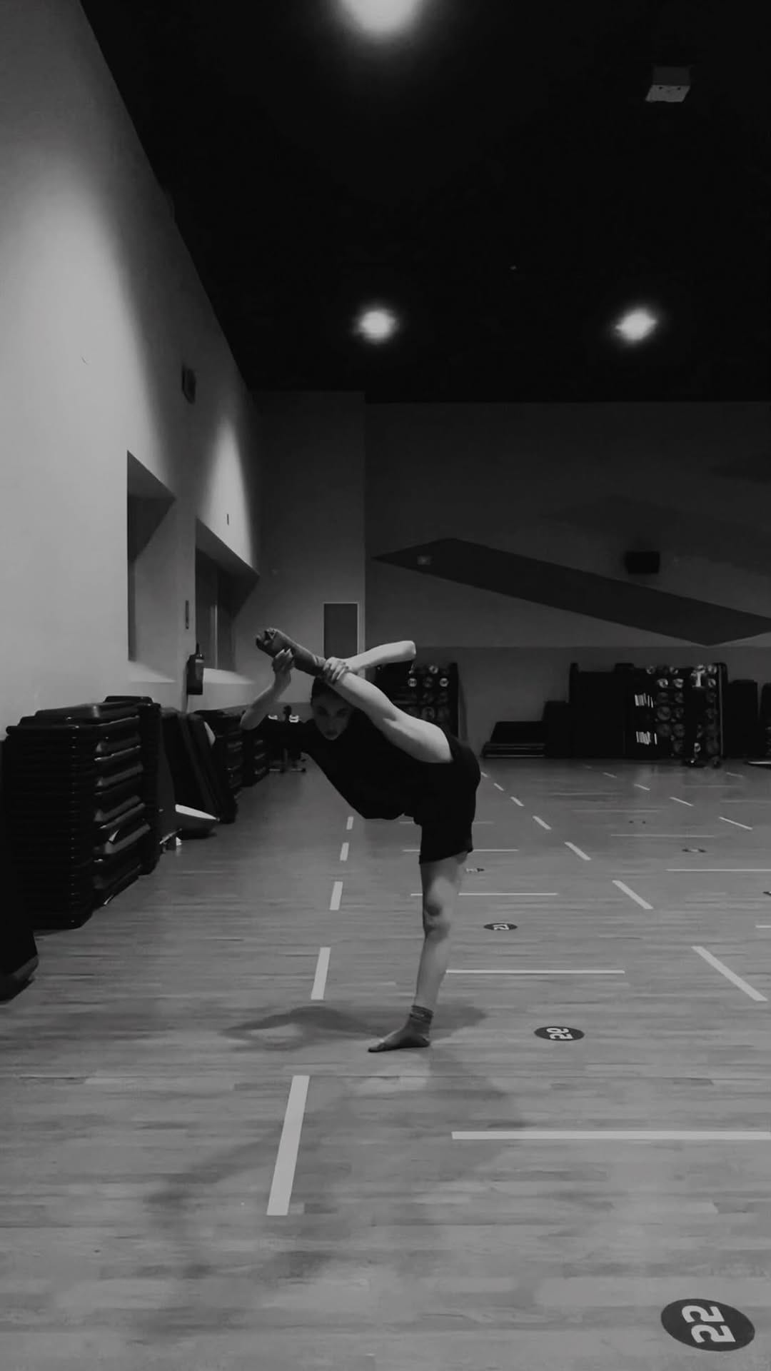 Post 9 by @rhyllow on Instagram (video)