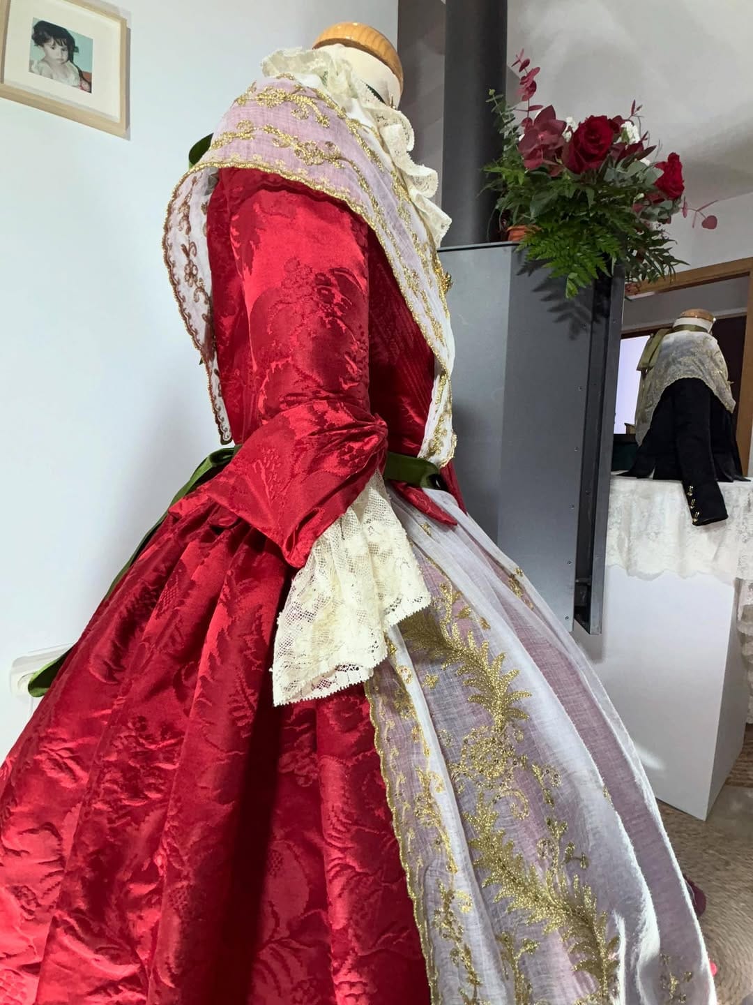 Post 8 by Ródenas Dressmaker · Atelier de costura Valencia on Instagram (carousel)