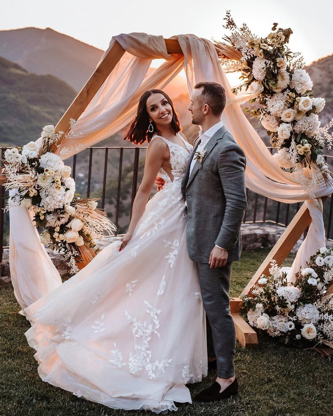 Post 2 by Laura Dova Weddings on Instagram (carousel)