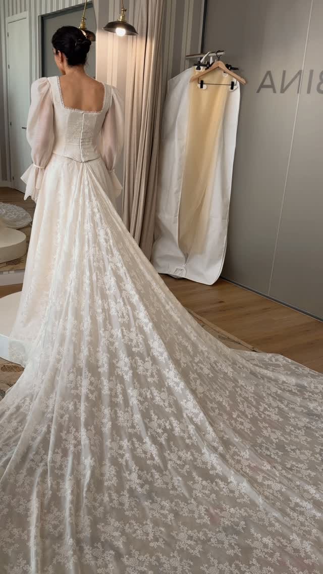Post 5 by Cherubina Atelier on Instagram (video)