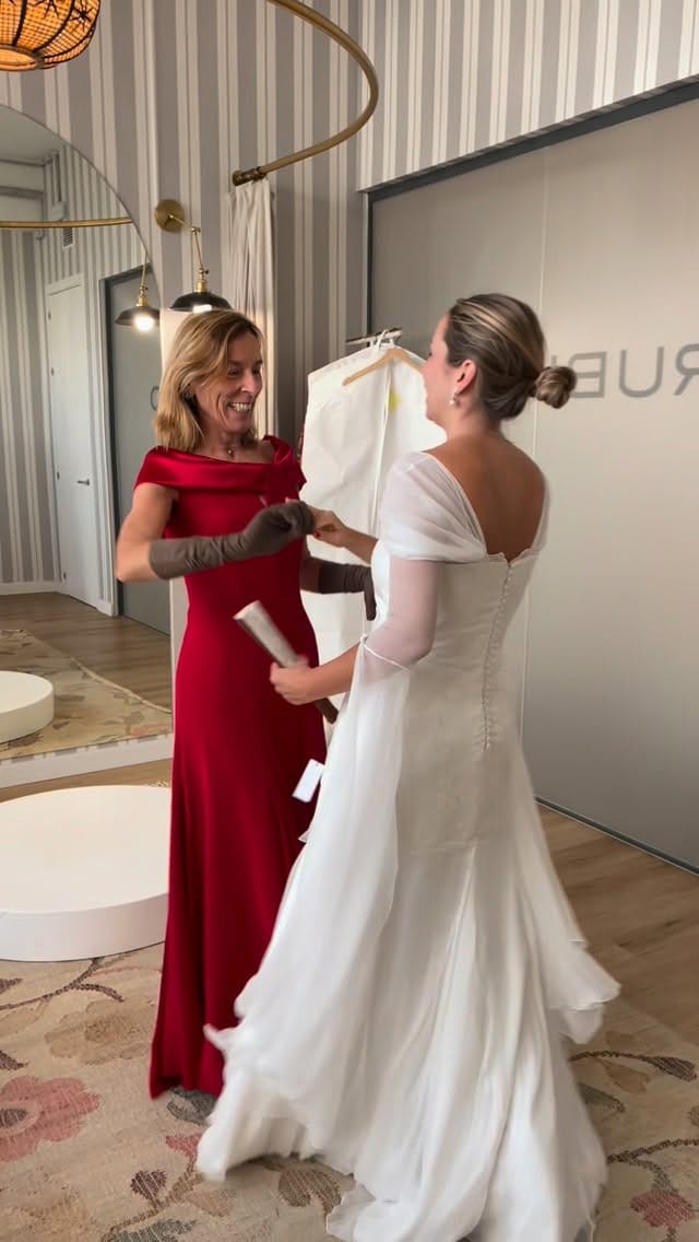 Post 1 by Cherubina Atelier on Instagram (video)