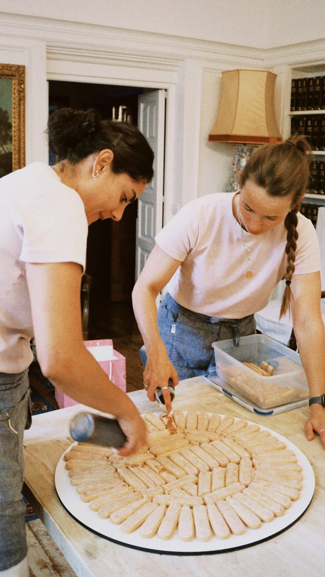 Post 5 by CASA DE PASTEL on Instagram (video)
