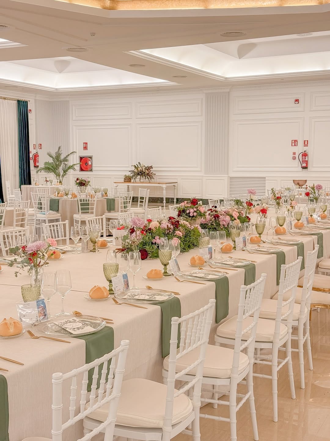 Post 7 by Grupo Ákera Eventos on Instagram (carousel)