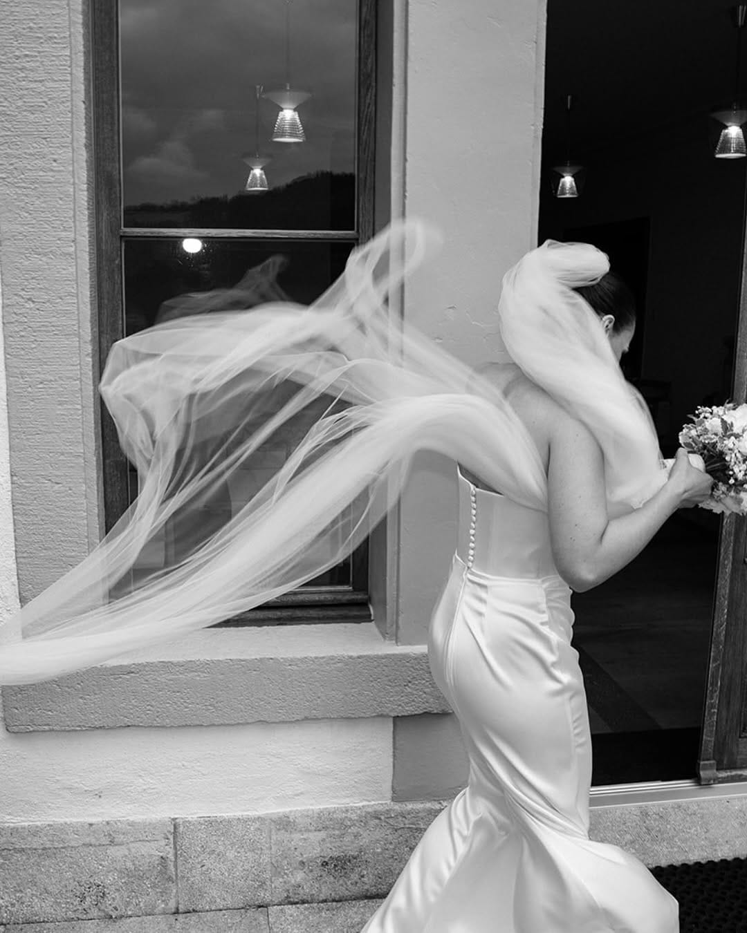 Post 10 by MERYL GASHI PHOTOGRAPHY on Instagram (carousel)