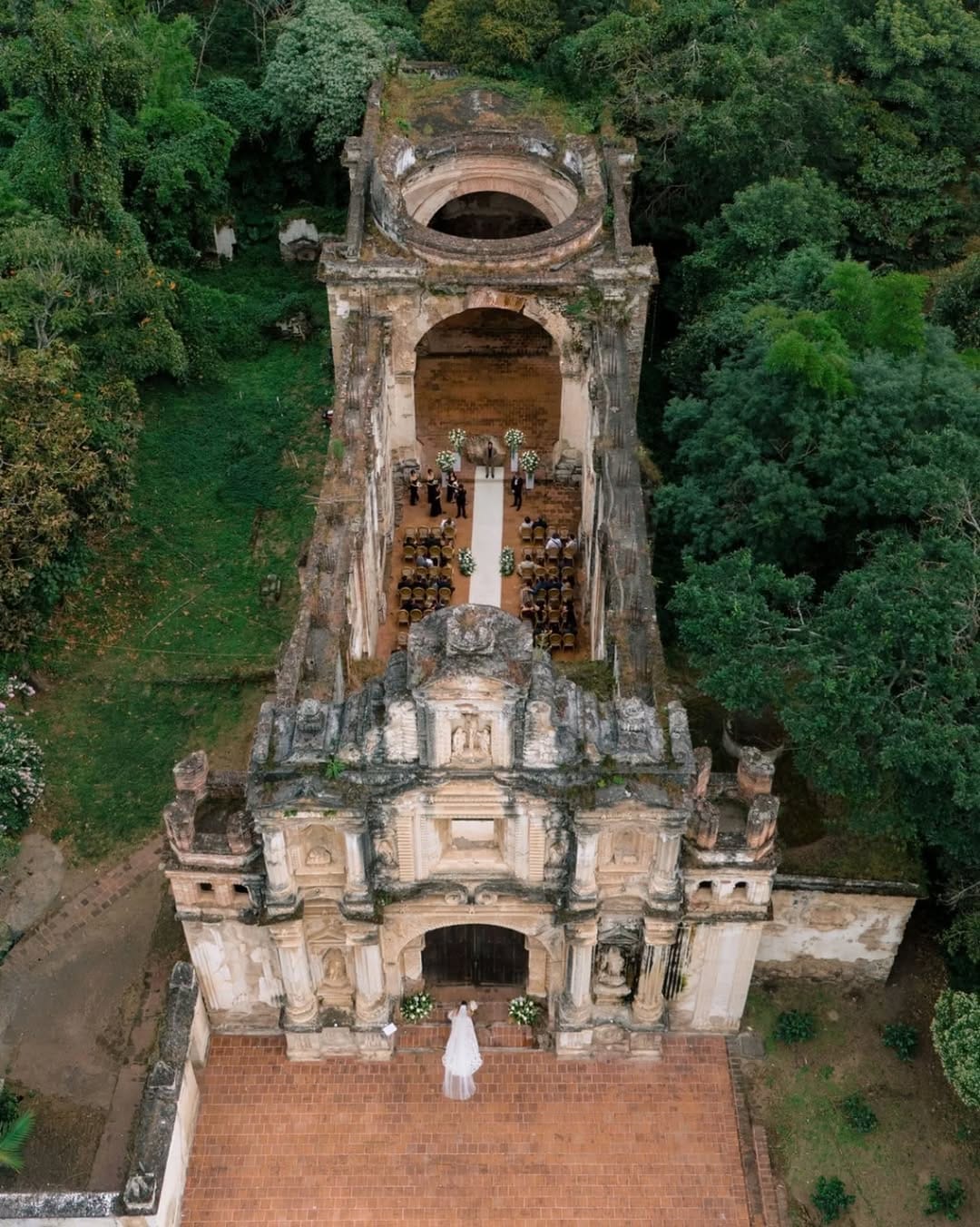 Post 8 by Medellín Wedding Photographer | Cartagena Wedding Photographer on Instagram (carousel)