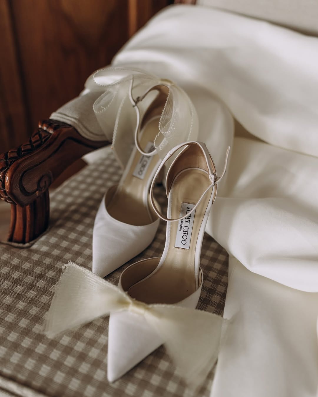 Post 5 by Lorena Erre • Fotógrafos de boda on Instagram (carousel)